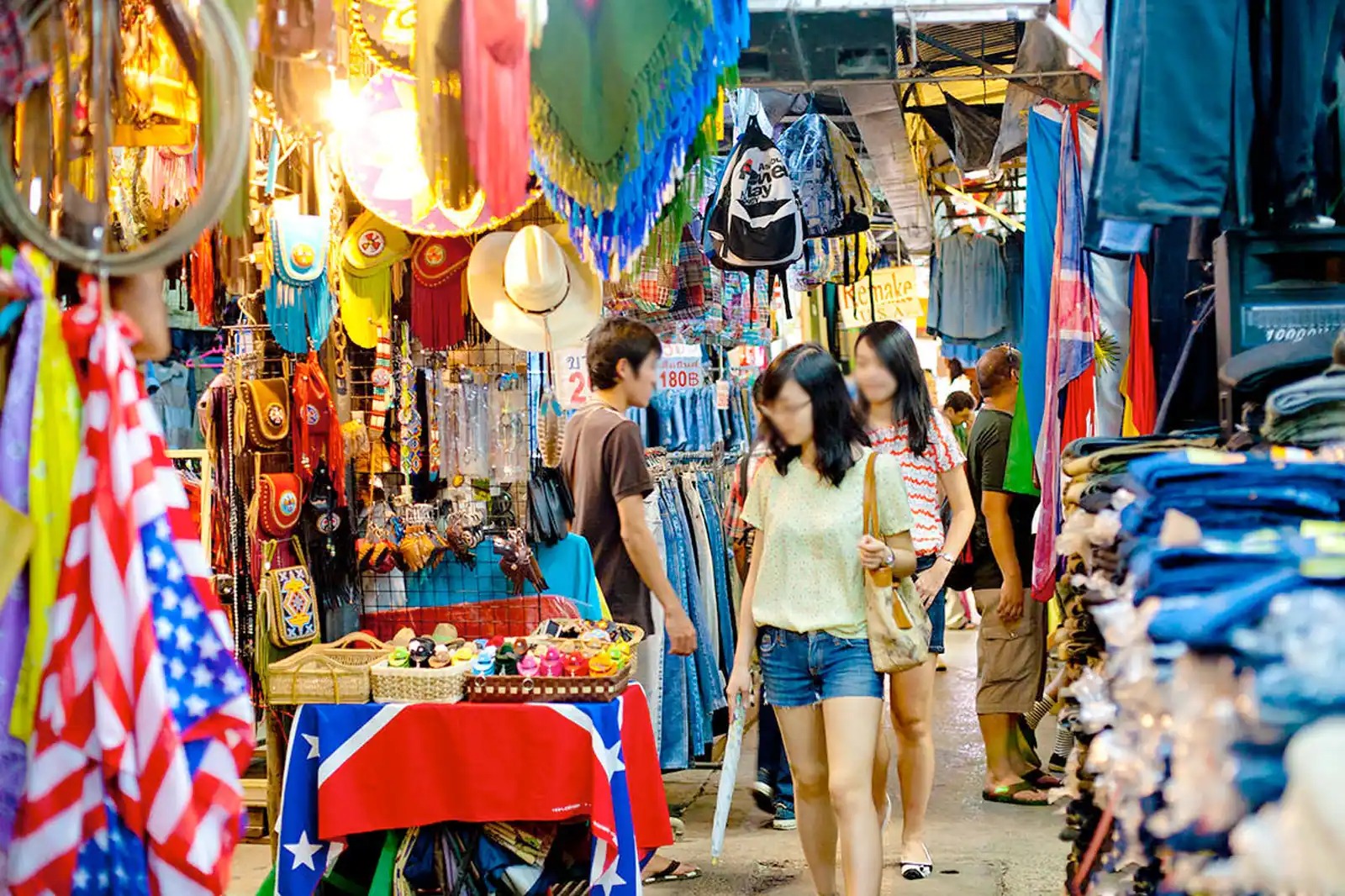 Chatuchak-Market-Bangkok-ivivu-1